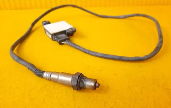 Mercedes-Benz GL X166 Lambda probe sensor A0009053304