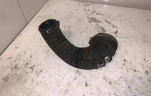 Volvo V70 Engine coolant pipe/hose