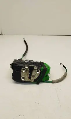 Hyundai i40 Front door lock 813703Z010