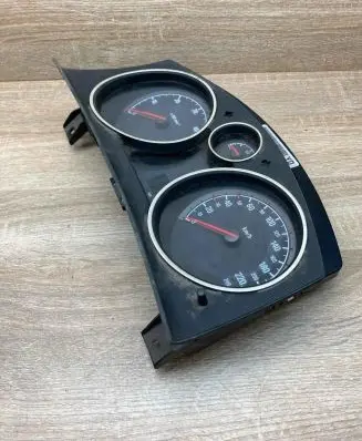 Opel Zafira B Speedometer (instrument cluster) 13309003