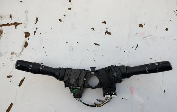 Toyota Yaris Wiper turn signal indicator stalk/switch