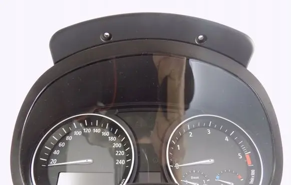 BMW X3 E83 Speedometer (instrument cluster)