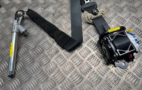 Mitsubishi Outlander Front seatbelt TKAH2EN305