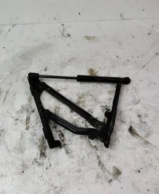 Subaru Legacy Tailgate/trunk/boot hinge
