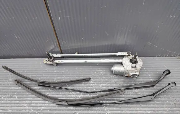 Audi Q3 F3 Front wiper linkage and motor 83B955023D