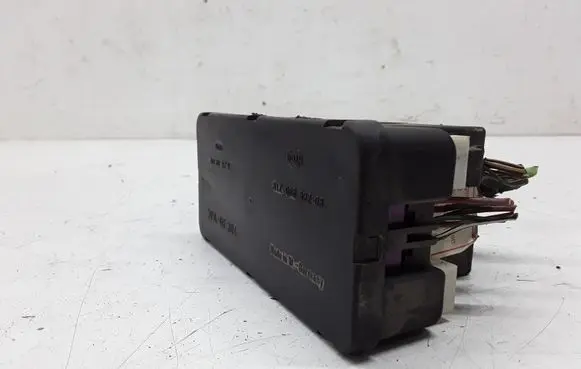 Audi A4 S4 B5 8D Central locking vacuum pump 4A0862257J