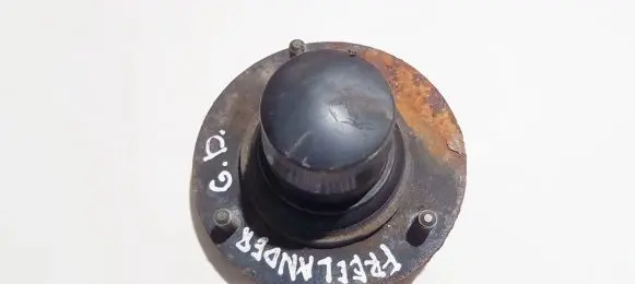 Coil spring mount