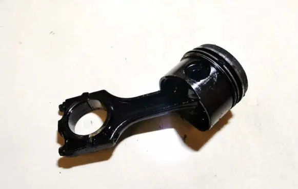 Piston with connecting rod