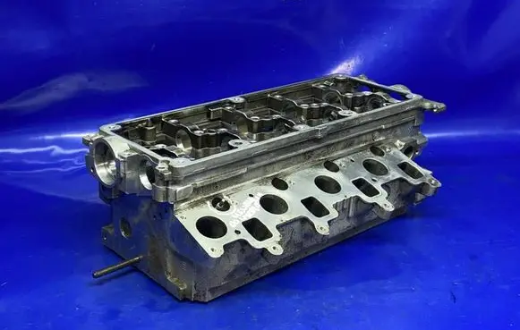 Audi A3 S3 8P Engine head 03L103373J 03L353H 03L103286A