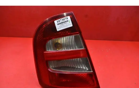 Skoda Fabia Mk1 (6Y) Rear/tail lights 6Y6945095B