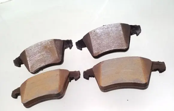 Volkswagen Transporter - Caravelle T5 Brake pads (front) 