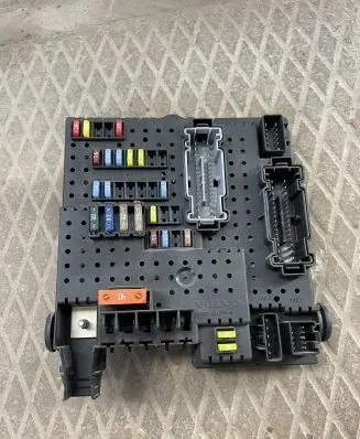 Volvo V70 Fuse module 30786646 07W143 28080156
