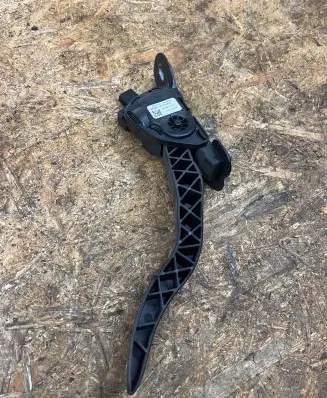 Mazda 6 Accelerator throttle pedal 9M819735AC 4M819735ACC