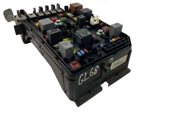 Opel Astra K Fuse module 39119225