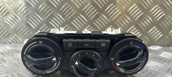 Peugeot 208 Climate control unit 98722483ZD