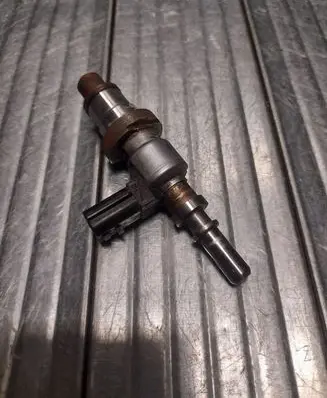 Dacia Duster Fuel injector 766475 8200769153 H8200769153