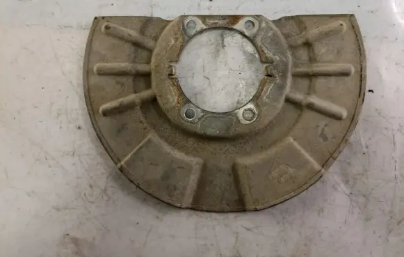 Suzuki Grand Vitara II Front brake disc dust cover plate 65J0