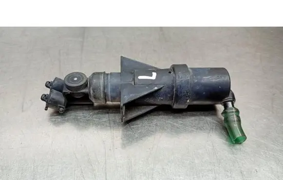 Audi A4 S4 B5 8D Windshield washer spray nozzle 