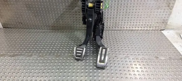 Volkswagen Golf VII Brake pedal 5Q171058AR 5Q1723503F