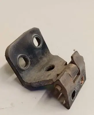 BMW X3 E83 Front door lower hinge 3402821