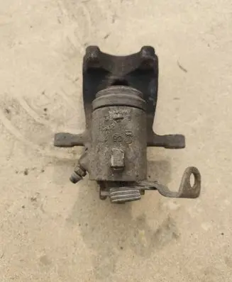 Opel Astra H Rear brake caliper