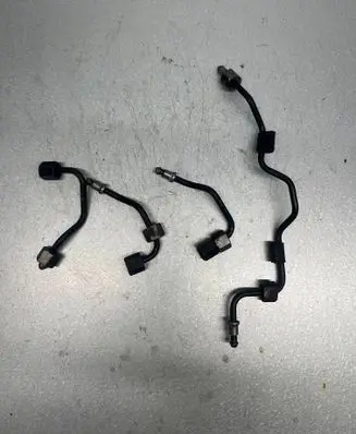 Fuel injector supply line/pipe