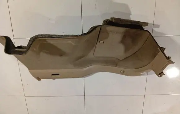 Toyota Avensis T250 Other trunk/boot trim element