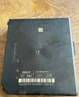 Renault Master III Fuse module 284B63007R