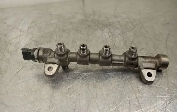 Fuel main line pipe