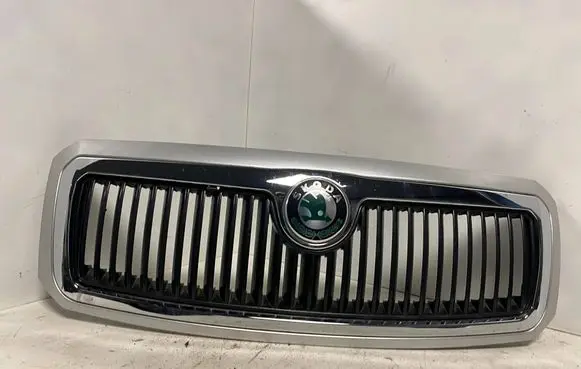 Skoda Fabia Mk1 (6Y) Front bumper upper radiator grill 6Y0823463A