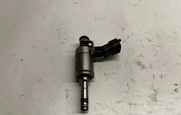 Ford Mustang VI Fuel injector EJ7E9F593DB 0261500