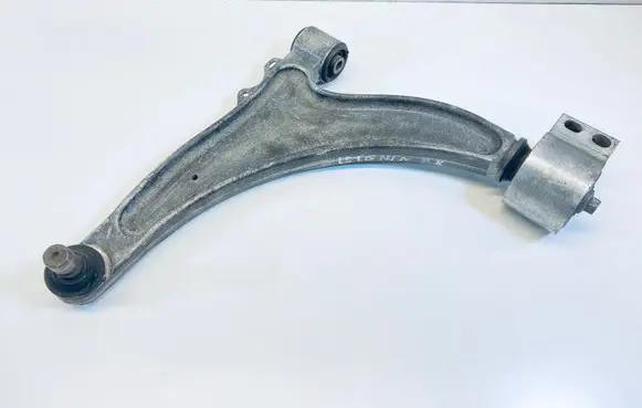 Opel Insignia A Front lower control arm/wishbone 13318884