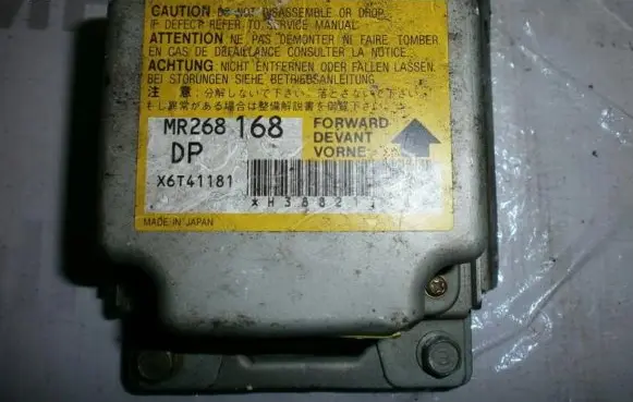 Mitsubishi Pajero Airbag control unit/module MR268168 X6T41181