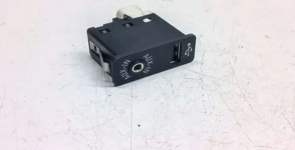 BMW 5 GT F07 AUX in-socket connector 9237653 84109237653