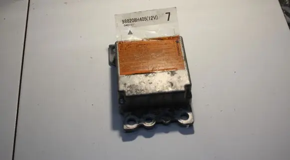 Nissan X-Trail T30 Airbag control unit/module 988208H405 040731