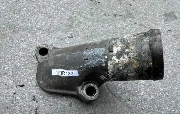 Nissan Patrol Y60 Engine coolant pipe/hose 11060V7201