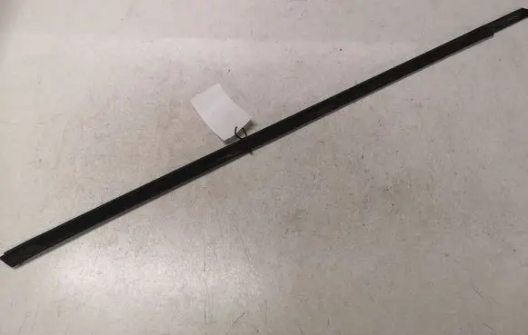 BMW X5 E53 Front door glass trim molding