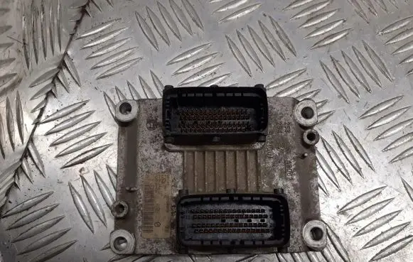 Alfa Romeo 147 Engine control unit/module ECU 0261207728