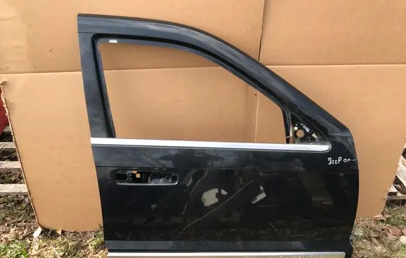 Jeep Grand Cherokee (WK) Front door