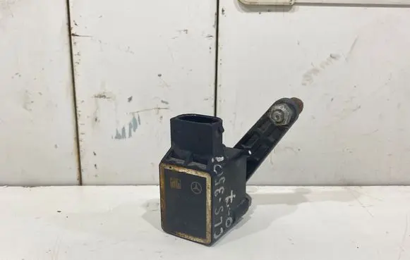 Mercedes-Benz CLS C219 Air suspension front height level sensor A0105427717