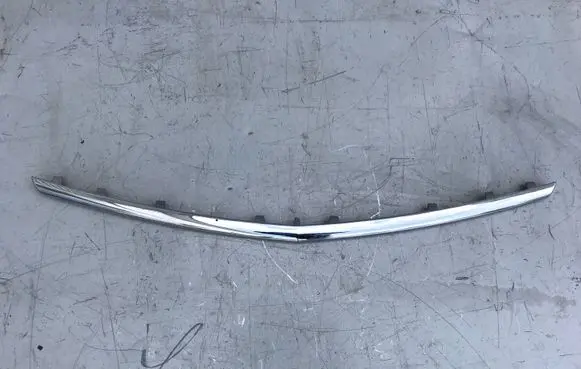 Opel Insignia A Front bumper upper radiator grill 13264456