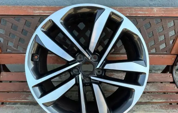 KIA Sportage R19 alloy rim 