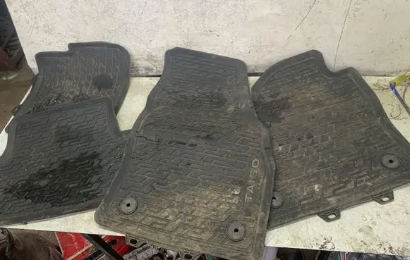 Volkswagen Taigo Car floor mat set 