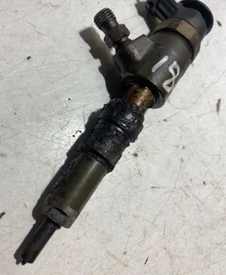 Peugeot 207 Fuel injector 0445110252