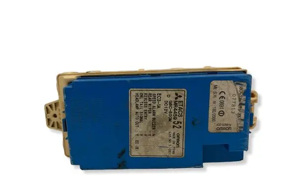 Mitsubishi Pajero Fuse module MR445952