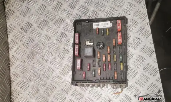 Volkswagen PASSAT B6 Fuse module 3c0937125