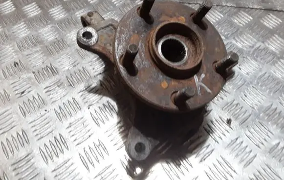 Toyota Previa (XR30, XR40) II Front wheel hub spindle knuckle