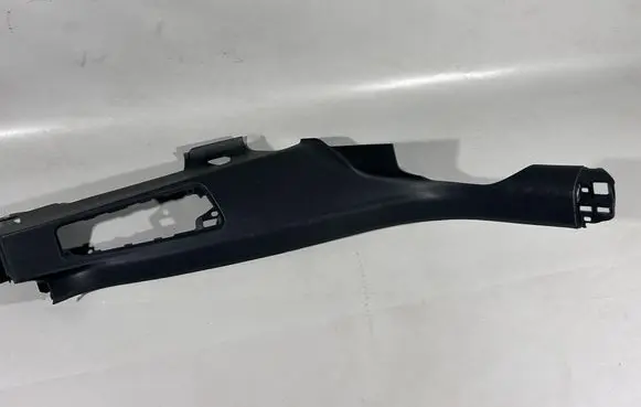 Porsche Macan (95B) (C) pillar trim 95B867768F