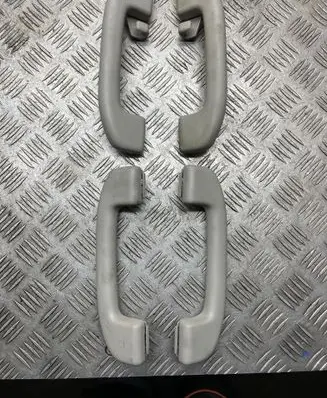 Infiniti M30 A set of handles for the ceiling 