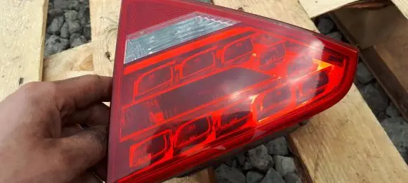 Audi A5 8T 8F Tailgate rear/tail lights 8T0945094A